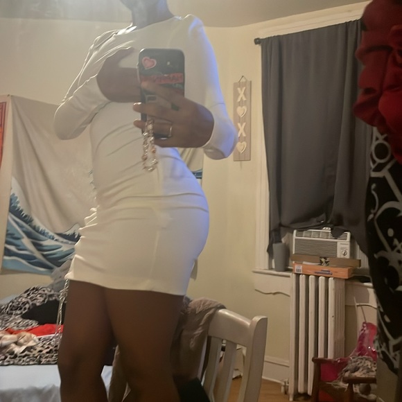 This dress is from forever 21 never worn out the door and still have the tag on - Picture 2 of 3